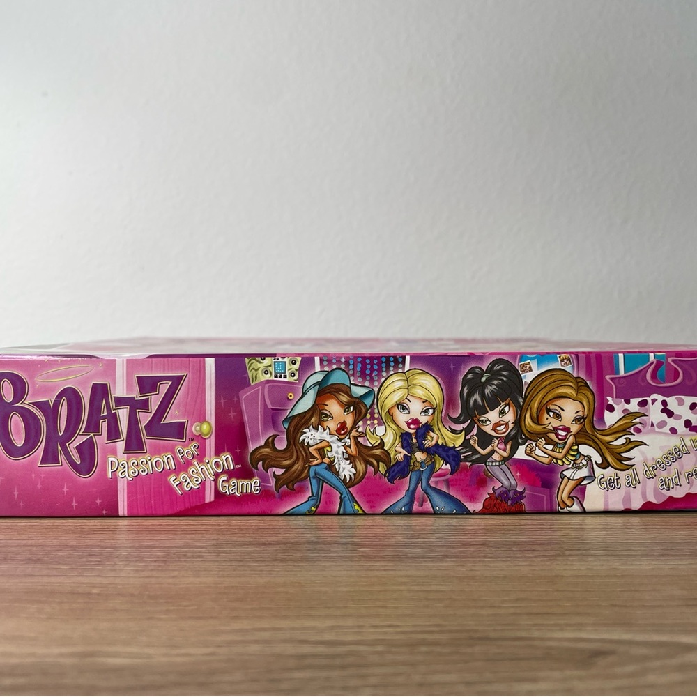Bratz Passion For Fashion Board Game 2002 Milton Bradley Vintage - Picture 4 of 4